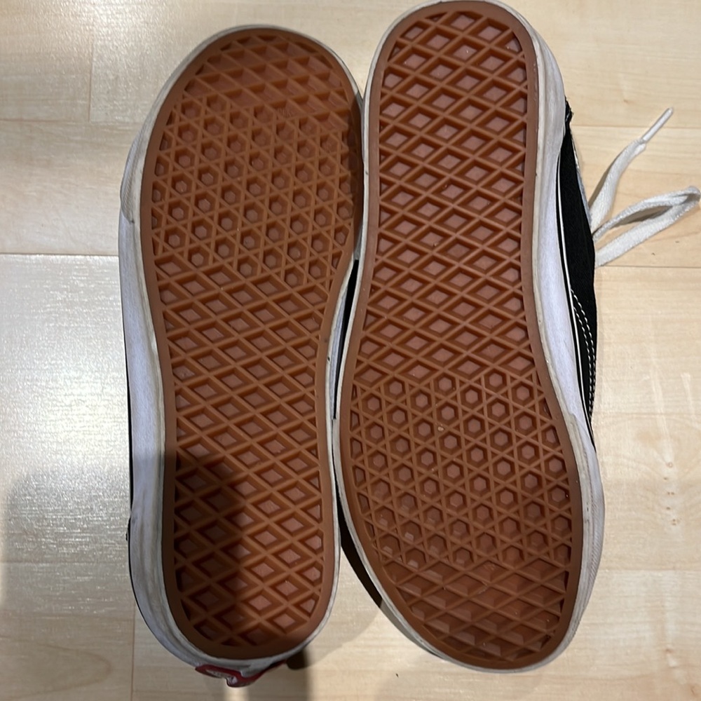 Vans - Picture 4 of 6